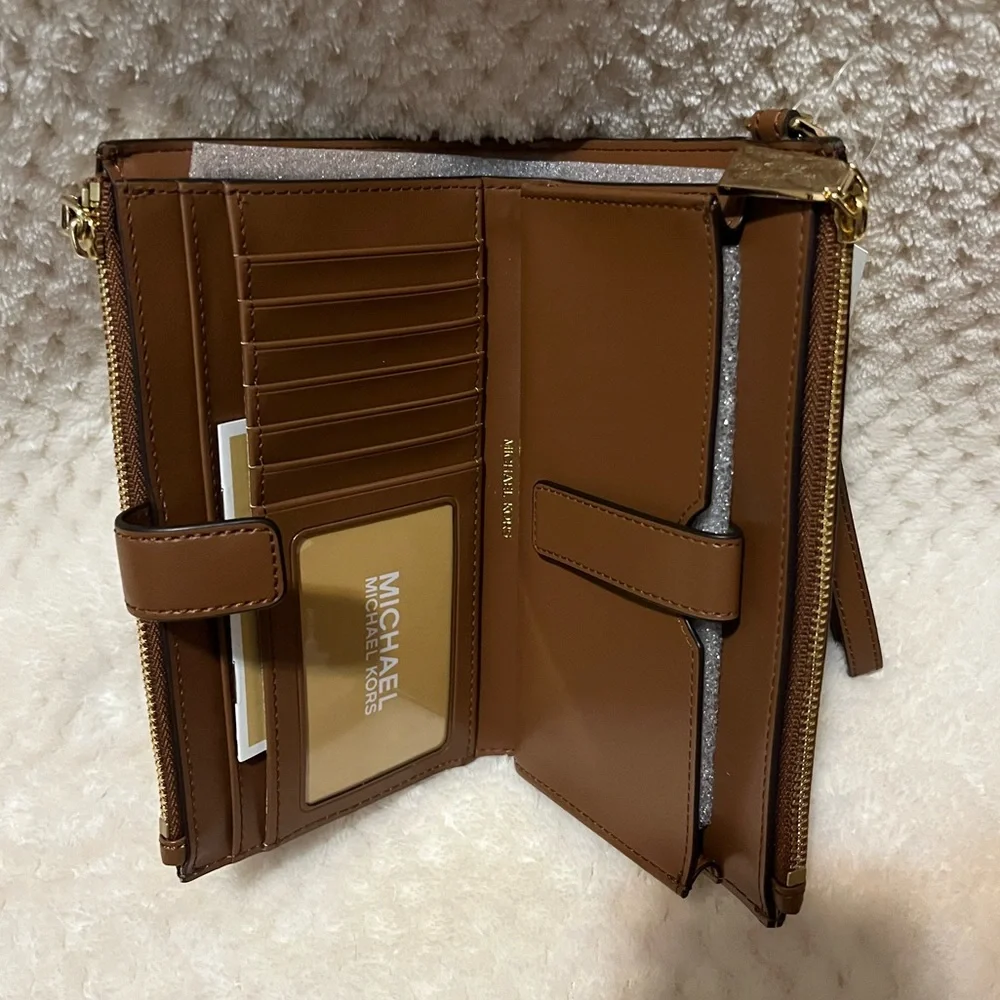 MICHAEL KORS JET SET MERCER PEBBLE LEATHER DOUBLE ZIP WRISTLET NWT! - Picture 3 of 4